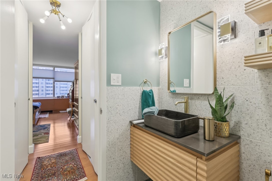 12700 Lake Avenue Lakewood OH 44107