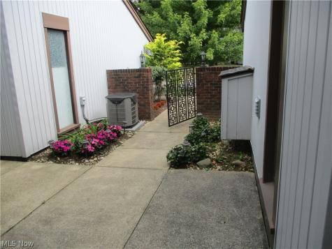 722 Tinkers Lane Sagamore Hills OH 44067