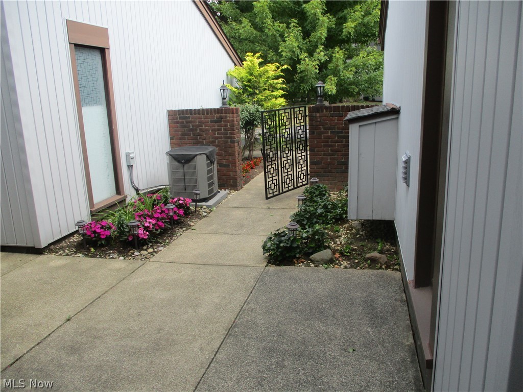 722 Tinkers Lane Sagamore Hills OH 44067