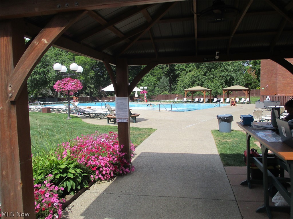 722 Tinkers Lane Sagamore Hills OH 44067