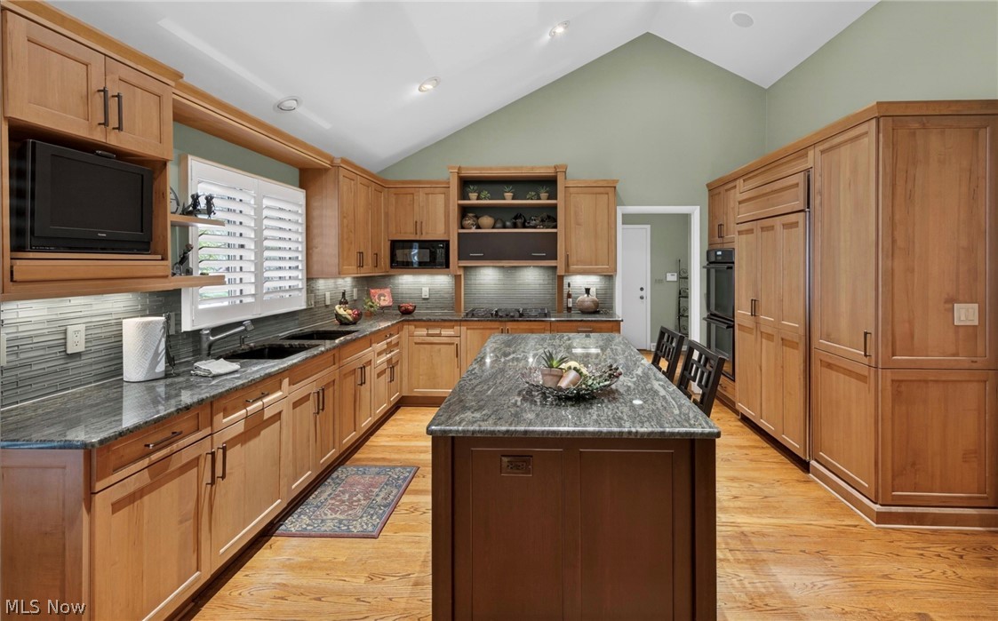 10 Longmeadow Lane Beachwood OH 44122