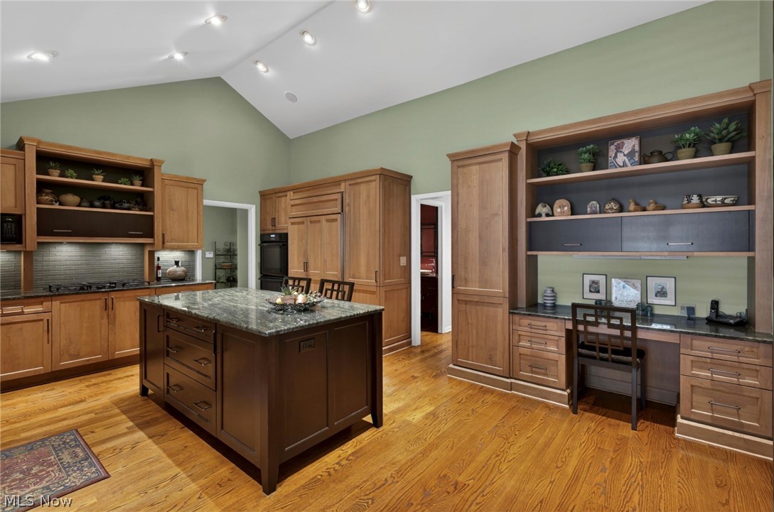 10 Longmeadow Lane Beachwood OH 44122