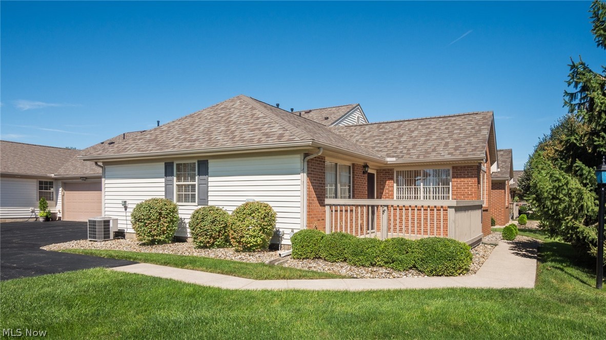 4274 Strattford Circle E Zanesville OH 43701