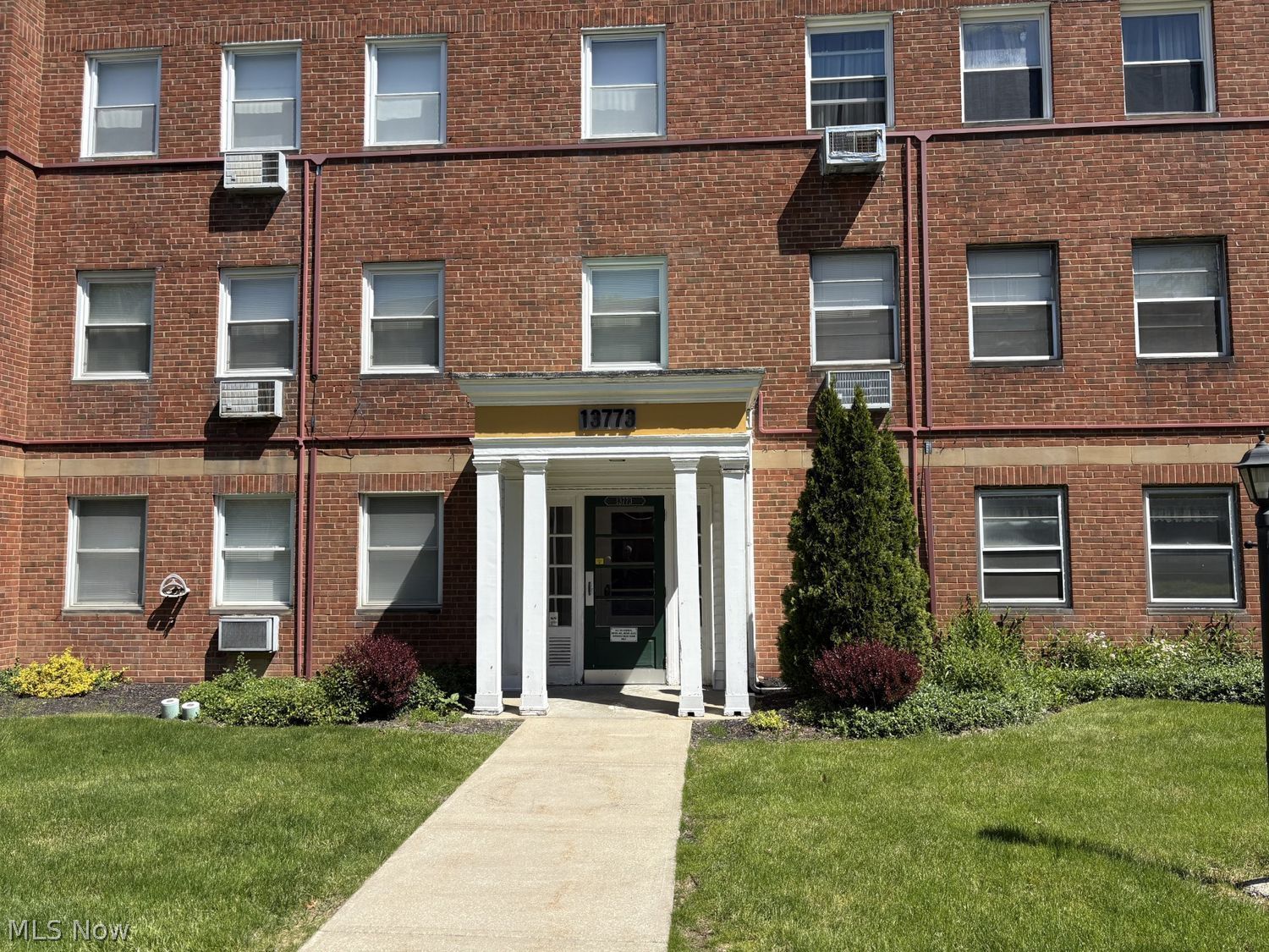 13773 Cedar Road South Euclid OH 44118