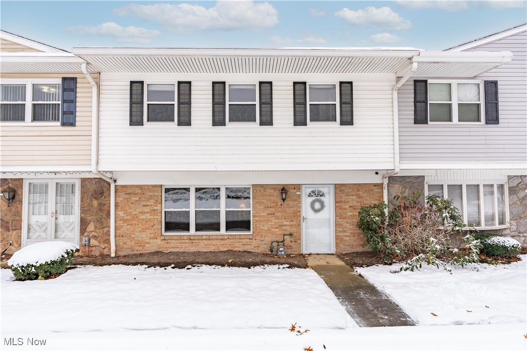 Uniontown OH, 2043 Carlile Drive, Unit 109