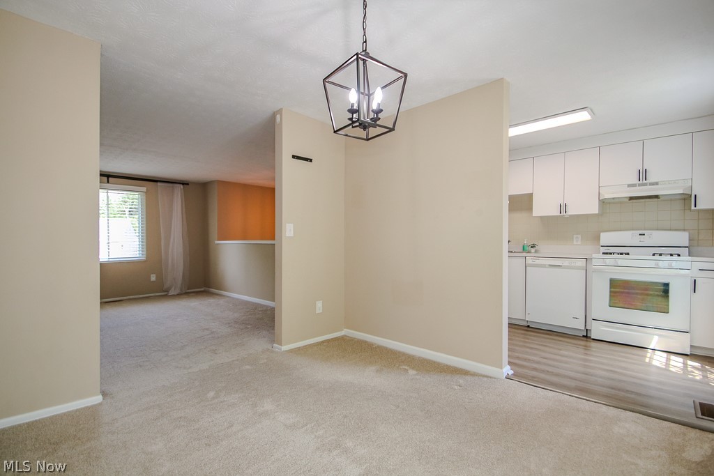 10015 Windjammer Trail Aurora OH 44202