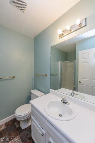 16457 Emerald Point Middleburg Heights OH 44130