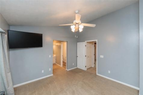 16457 Emerald Point Middleburg Heights OH 44130