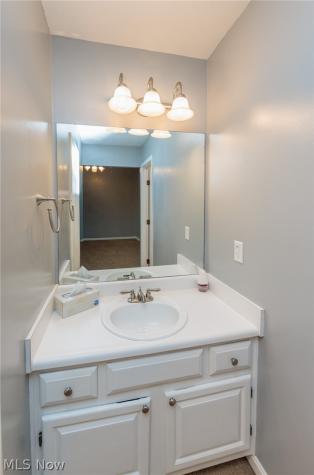 16457 Emerald Point Middleburg Heights OH 44130