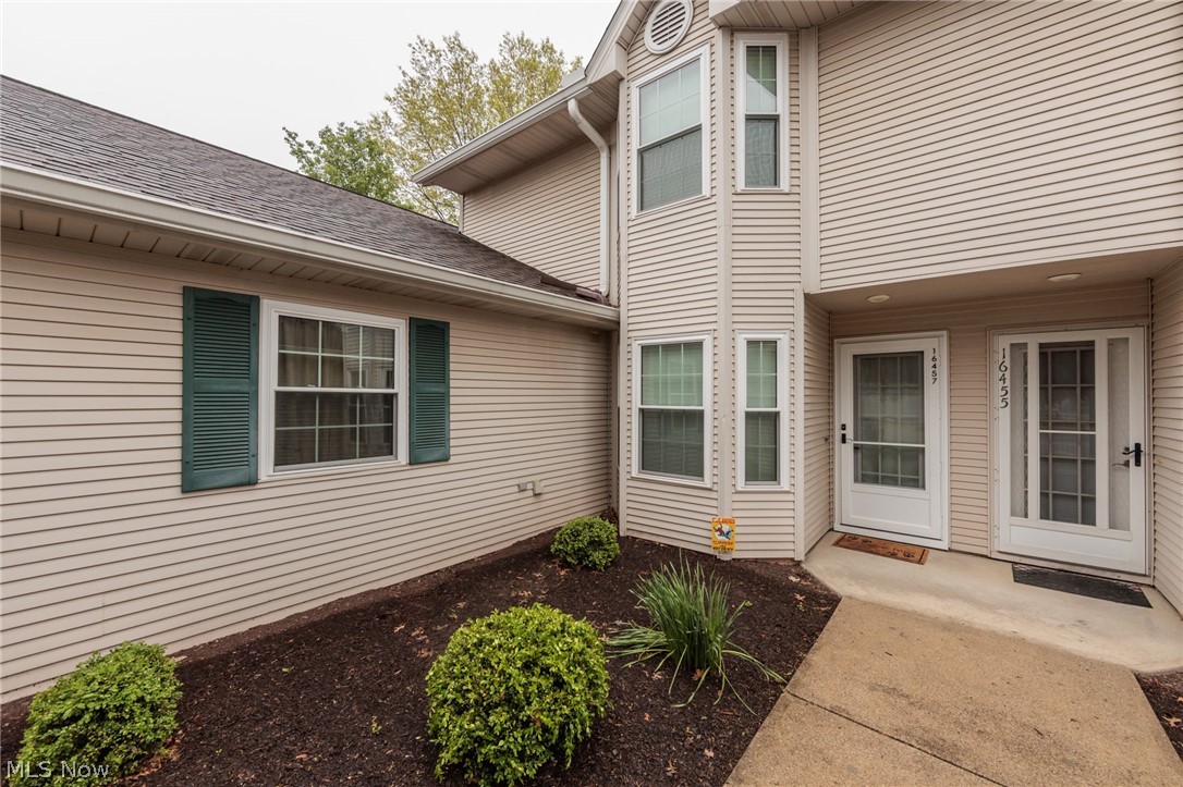 16457 Emerald Point Middleburg Heights OH 44130
