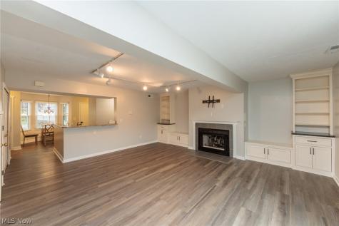 16457 Emerald Point Middleburg Heights OH 44130