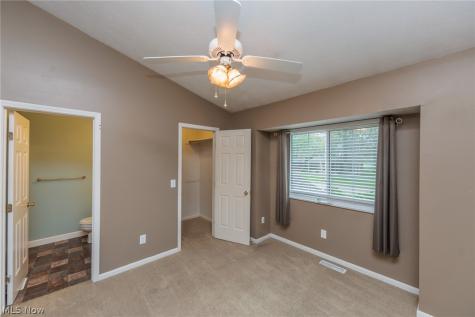 16457 Emerald Point Middleburg Heights OH 44130