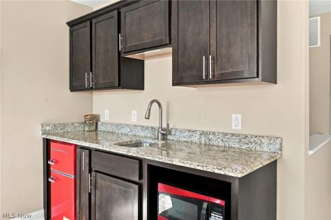 163 Larimar Drive Willowick OH 44095