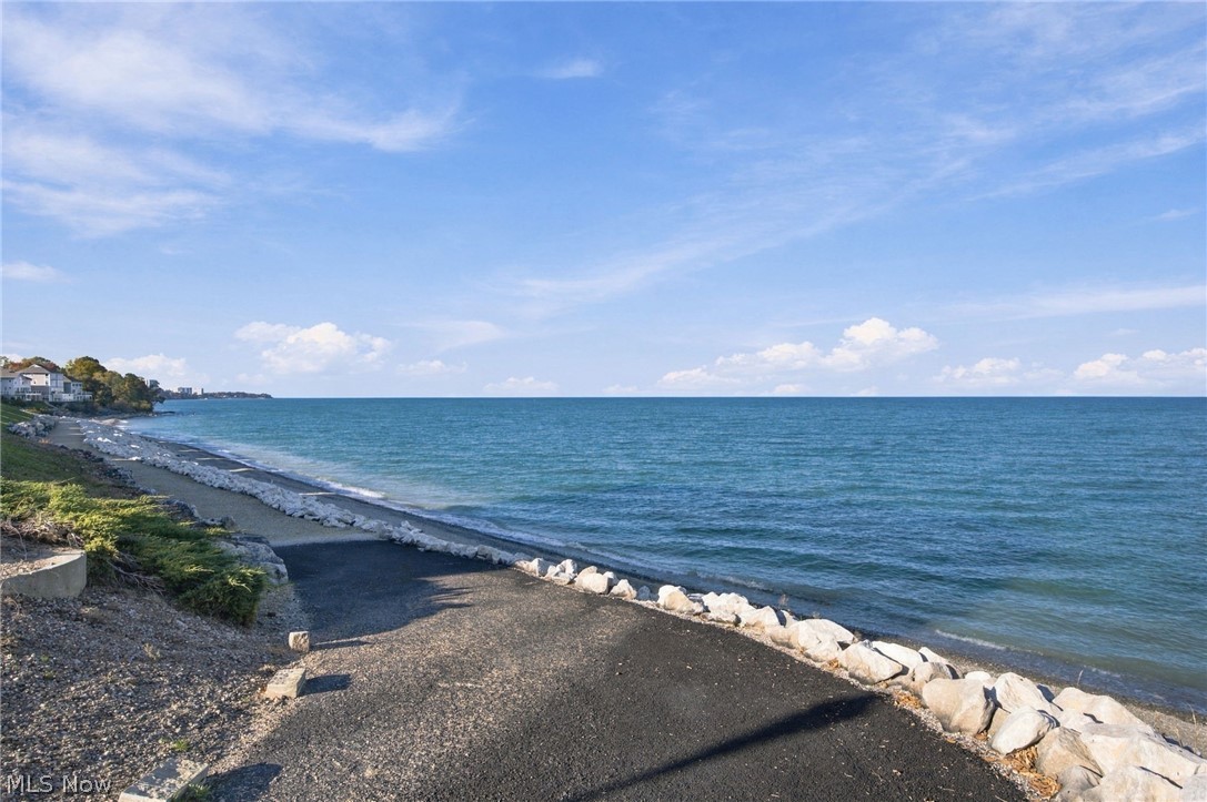 163 Larimar Drive Willowick OH 44095