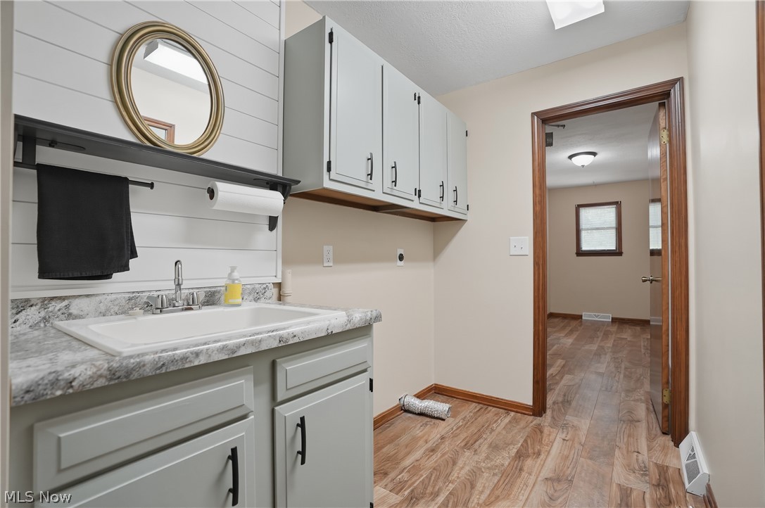 33 Picadilly Court Kent OH 44240