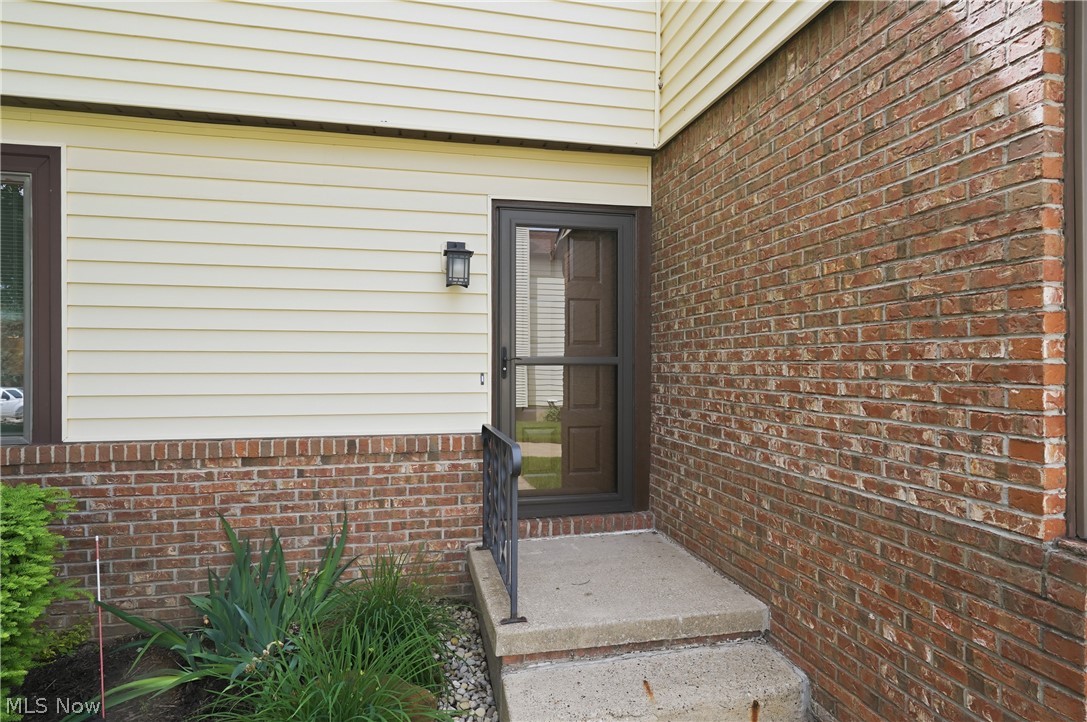 33 Picadilly Court Kent OH 44240