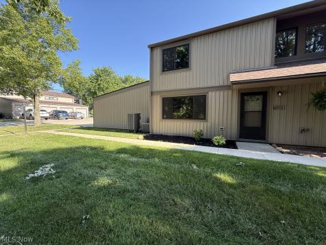 11973 Harbour Light Drive North Royalton OH 44133