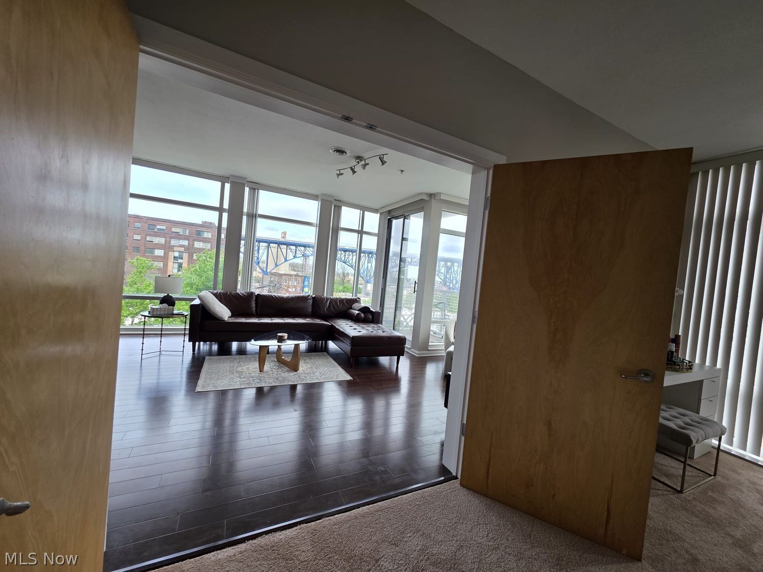 1237 Washington Avenue Cleveland OH 44113
