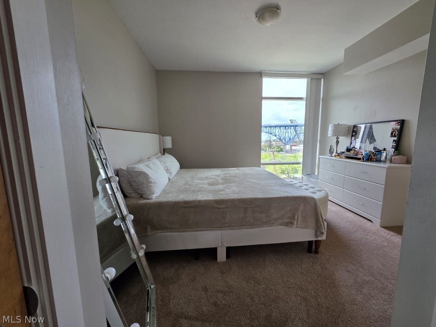 1237 Washington Avenue Cleveland OH 44113