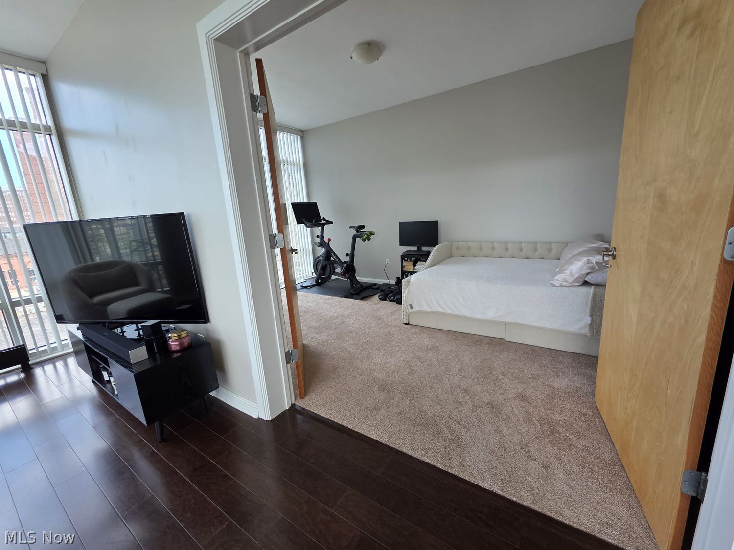 1237 Washington Avenue Cleveland OH 44113