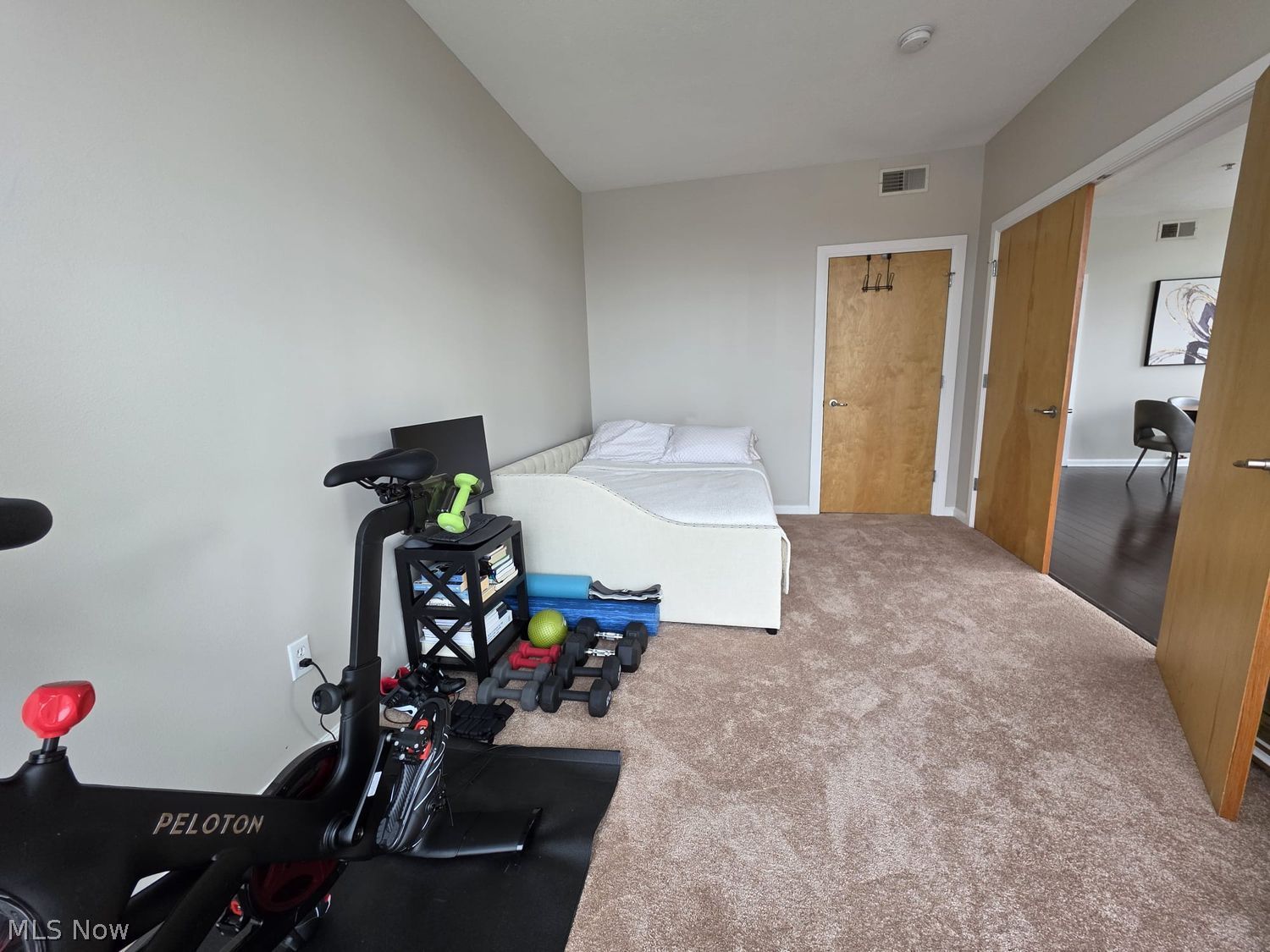 1237 Washington Avenue Cleveland OH 44113