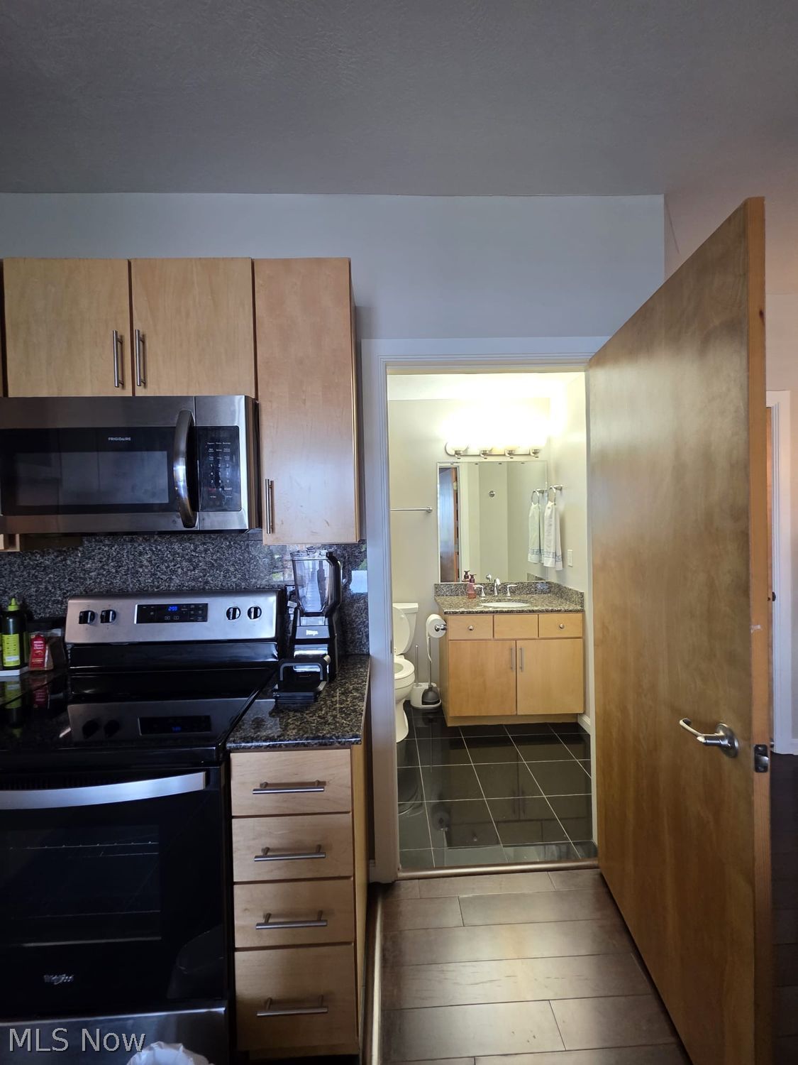 1237 Washington Avenue Cleveland OH 44113