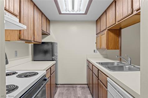 515 Meredith Lane Cuyahoga Falls OH 44223