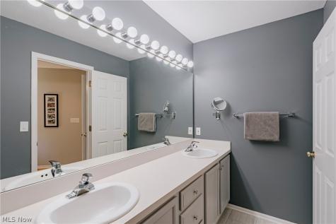 480 Glen Hollow Circle Aurora OH 44202