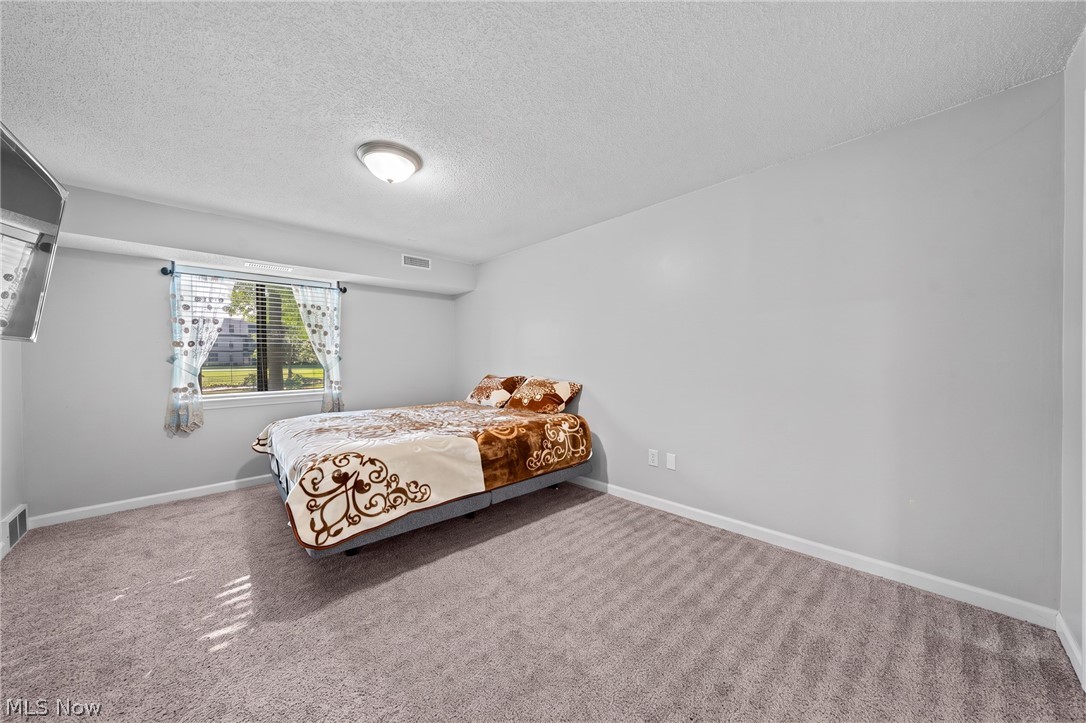 9640 Cove Drive North Royalton OH 44133