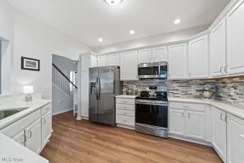 33175 Fairport Drive Avon Lake OH 44012