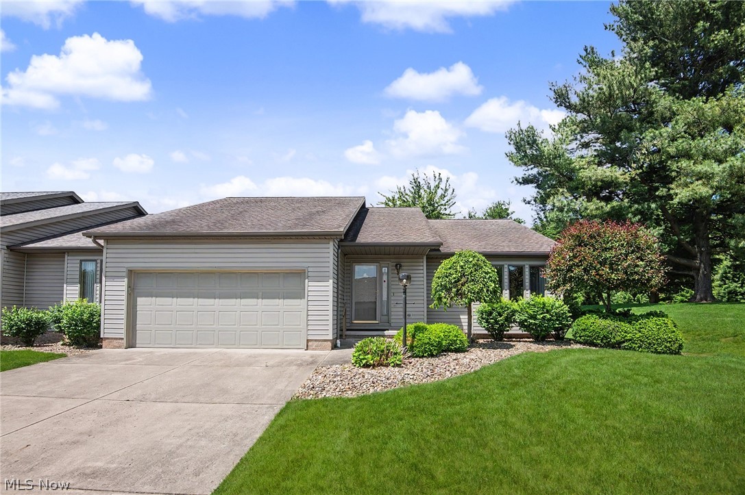 2345 Whispering Meadows Drive NE Warren OH 44483