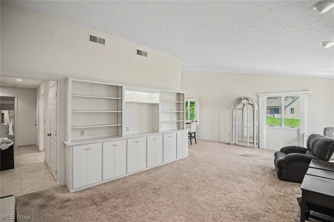 2345 Whispering Meadows Drive NE Warren OH 44483