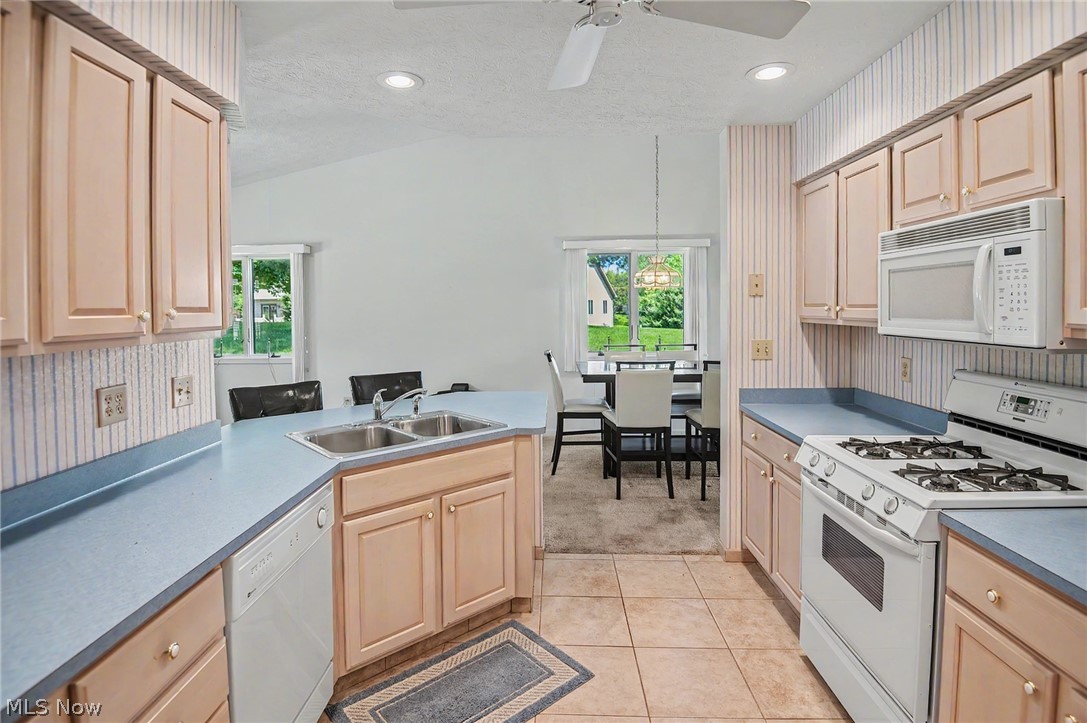 2345 Whispering Meadows Drive NE Warren OH 44483