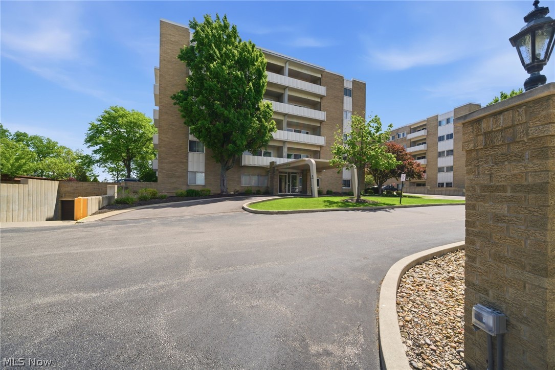 2039 Wooster Road Rocky River OH 44116