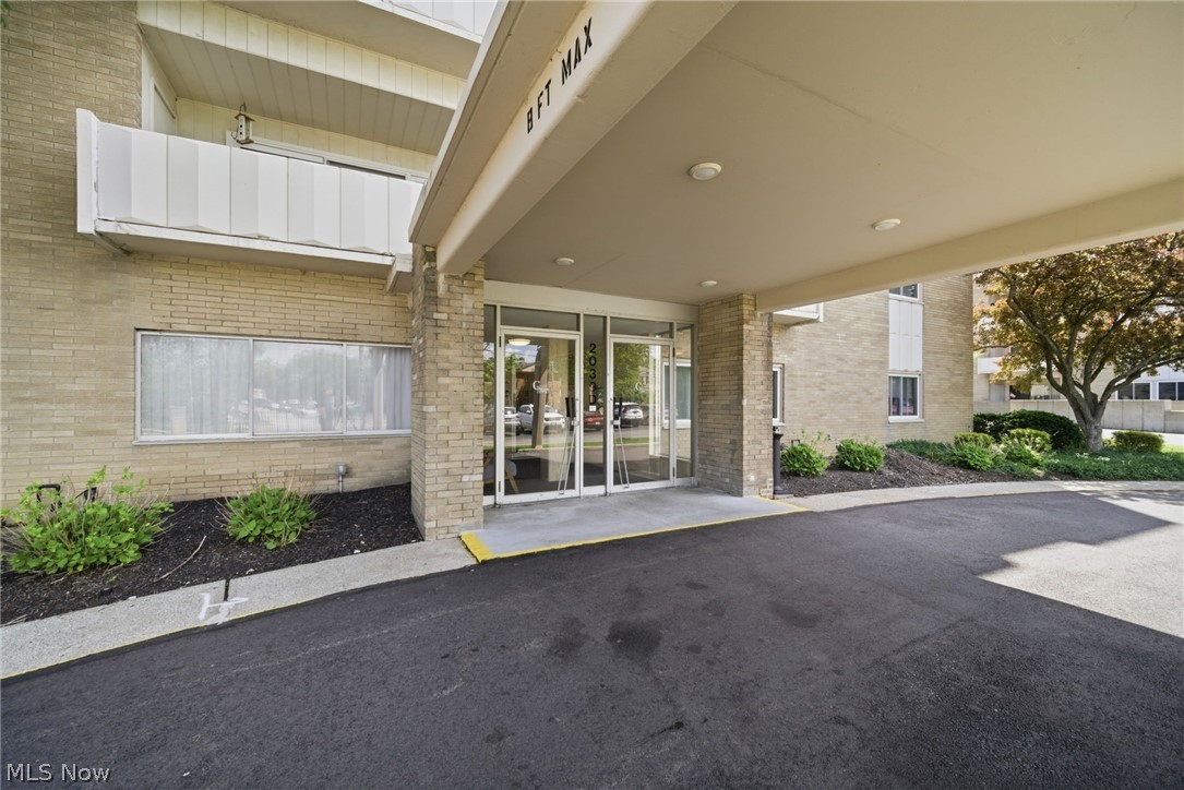 2039 Wooster Road Rocky River OH 44116
