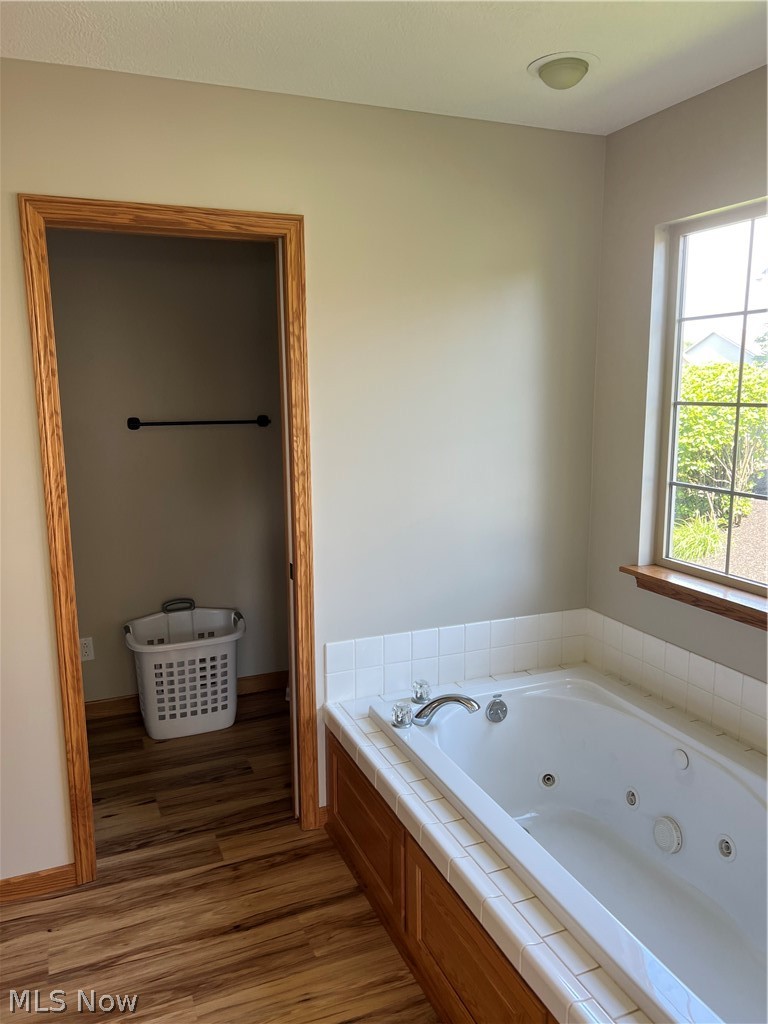 611 Pond View Circle NW Strasburg OH 44680