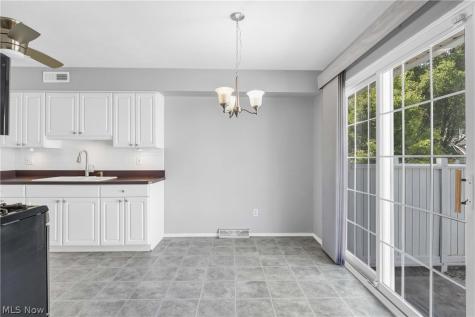 20466 Williamsburg Court Middleburg Heights OH 44130