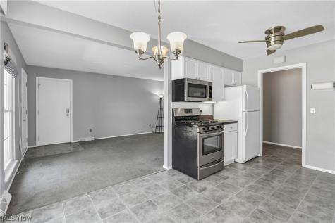 20466 Williamsburg Court Middleburg Heights OH 44130