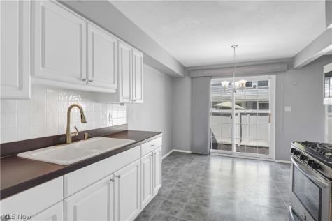 20466 Williamsburg Court Middleburg Heights OH 44130