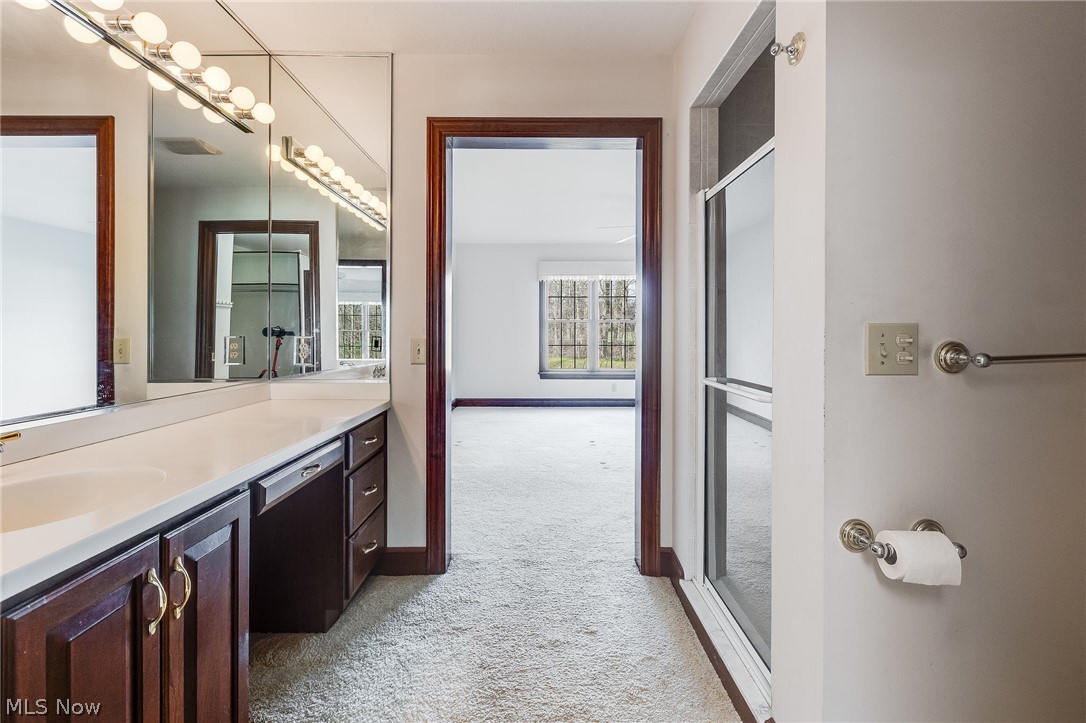 140 Hogan Lane Warren OH 44484