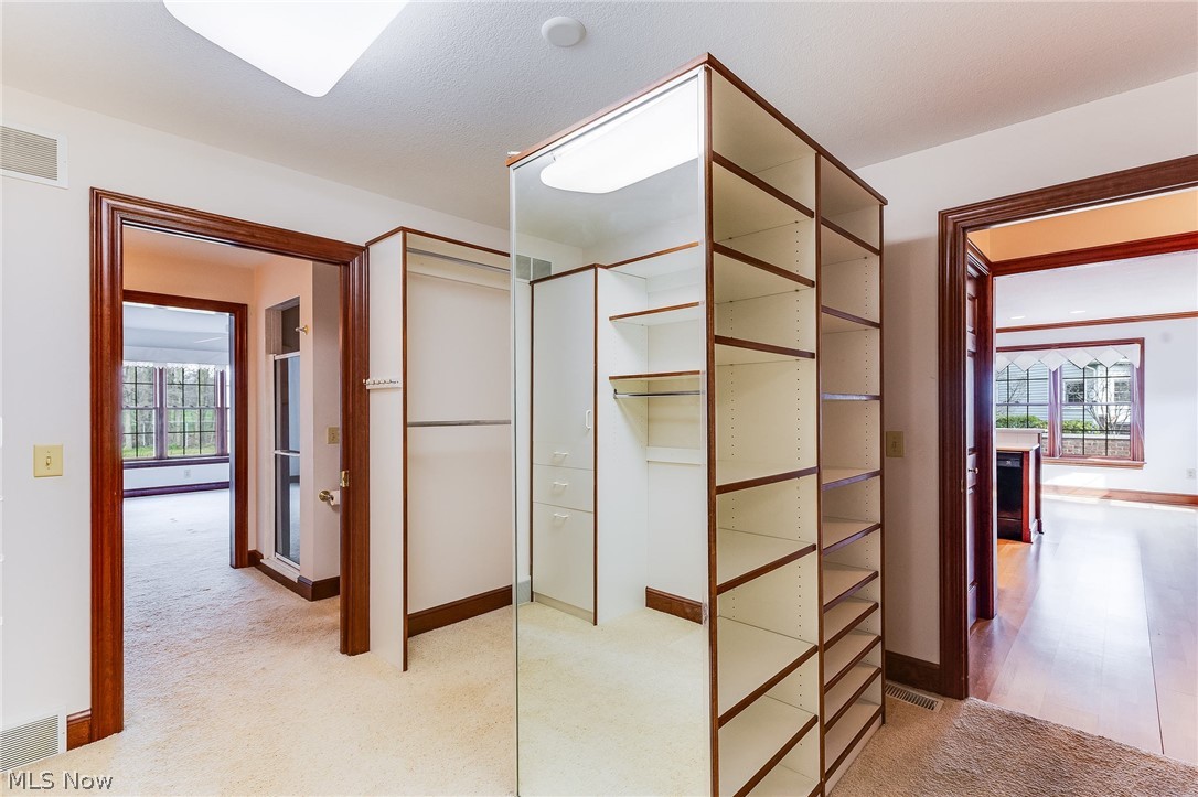 140 Hogan Lane Warren OH 44484