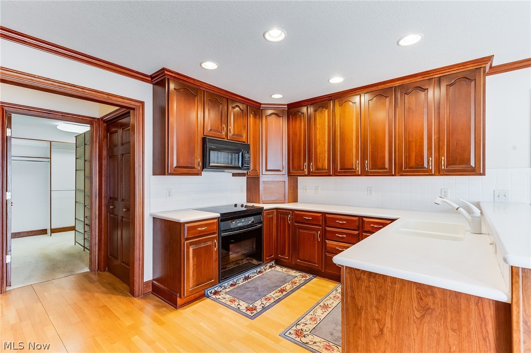 140 Hogan Lane Warren OH 44484