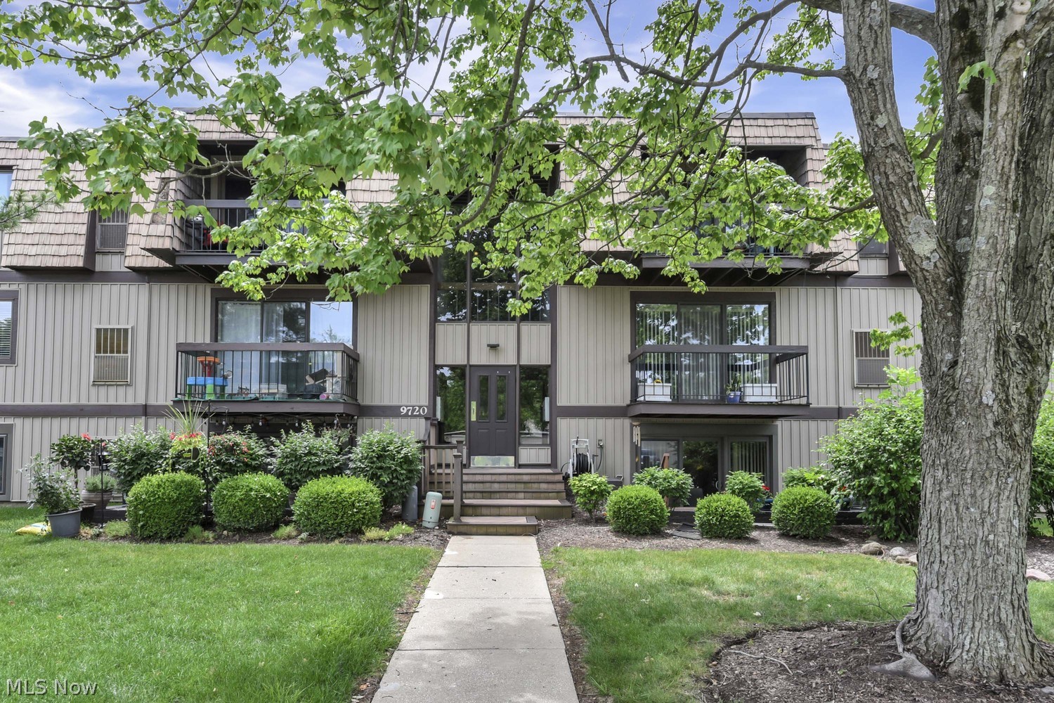 North Royalton OH, 9720 Cove Drive, Unit 25G