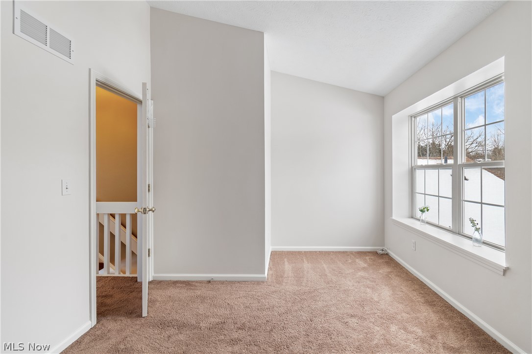 1273 Meadow Run Copley OH 44321