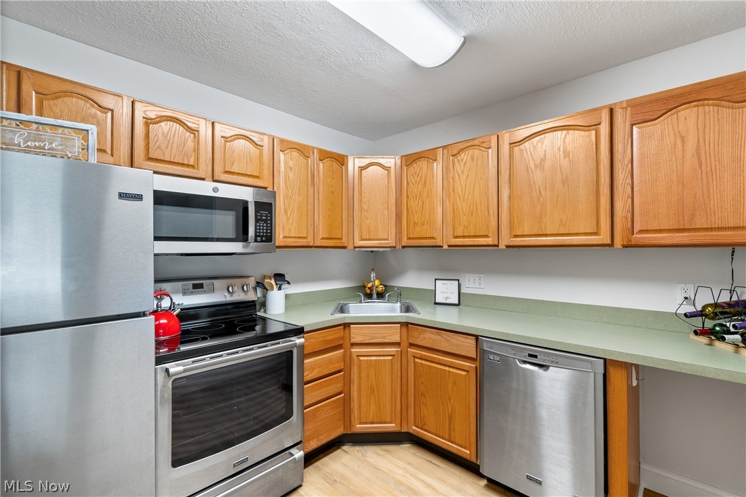 1273 Meadow Run Copley OH 44321