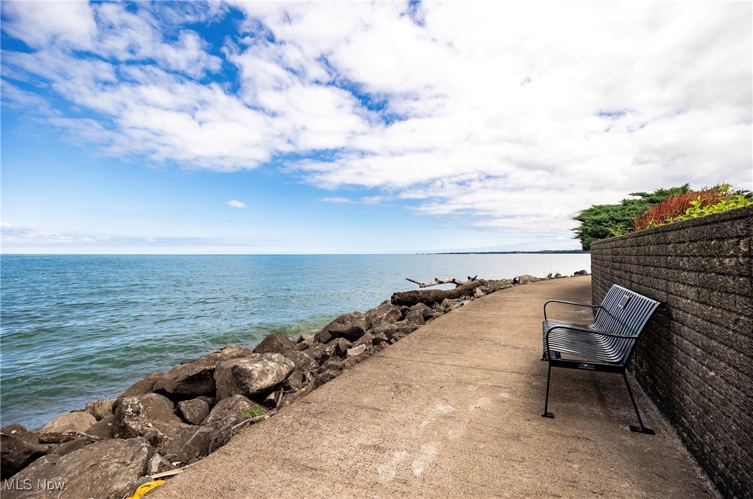 103 Whispering Shores Vermilion OH 44089