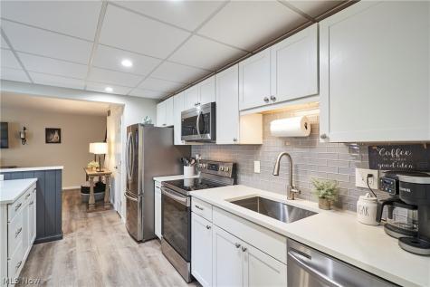 135 Monmouth Court Mentor OH 44060