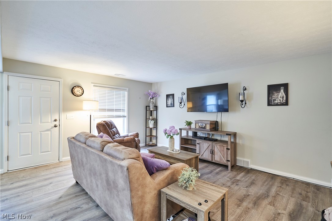 135 Monmouth Court Mentor OH 44060