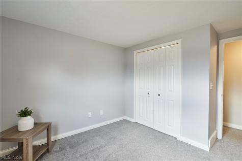 135 Monmouth Court Mentor OH 44060