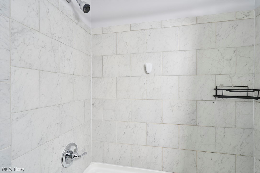 135 Monmouth Court Mentor OH 44060